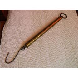 BRASS SPRING SCALE - "SALTER" - "NOT LEGAL FOR TRA "MADE IN ENGLAND" - 0-4LBS - BRASS TUBE 7" LONG S
