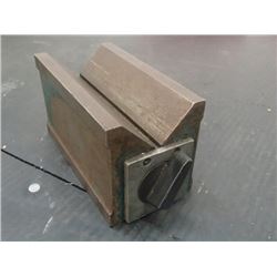 Magnetic V-Block, Overall: 4.75" x 2.5" x 2.75"
