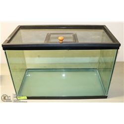 24" X 16" X 12" REPTILE TERRARIUM WITH LID