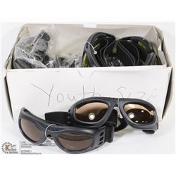 CASE OF YOUTH SPORTS GOGGLES