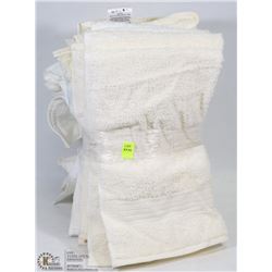 BUNDLE OF ASSORTED HAND TOWELS