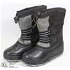 Image 1 : BOX W/NEW PAIR OF KIDS WINTER BOOTS