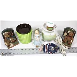 LOT OF 2 SCENTSY ELECTRIC WARMERS, BOOK ENDS,