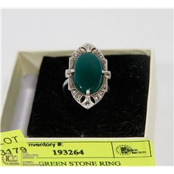 VINTAGE GREEN STONE RING
