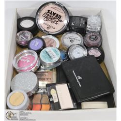 SMALL FLAT OF ASSORTED EYE SHADOW