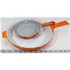 Image 1 : 2 ORANGE CAST IRON PANS