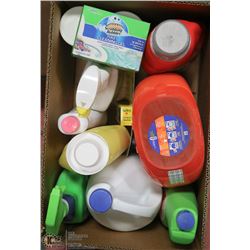 BOX OF CLEANING SUPPLIES.