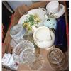 Image 1 : FLAT OF MISC CHINA PIECES AND COLLECTIBLES