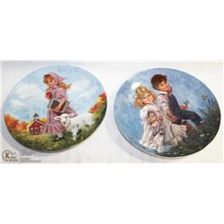 SET OF 2 NUMBERED COLLECTOR PLATES