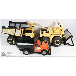 LARGE FLAT W/FISHER PRICE LOADER, FISHER