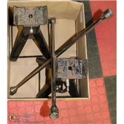 BOX W/PAIR OF STEEL JACK STANDS AND