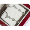 Image 1 : 17) 14KT WHITE GOLD 3 DIAMOND HOOP EARRINGS
