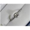 Image 1 : 50) 14KT WHITE GOLD DIAMOND & 28 DIAMOND RING