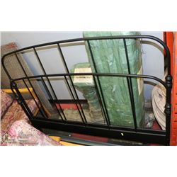 DOUBLE SIZED METAL BEDFRAME