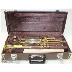 YAMAHA TRUMPET WITH MOUTHPIECE & HARDCASE.