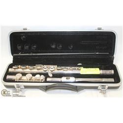 FLUTE NOVA SILVER PLATED WITH HARD CASE.