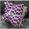 Image 1 : BUNDLE OF 3 SHOWHOME DECORATIVE THROW PILLOWS
