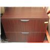 Image 1 : CHERRY FILING CABINET WITH KEY 22X35.5X29.