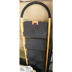 4 STEP FOLD AWAY LADDER.