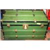 Image 1 : VINTAGE WOOD GREEN TRUNK