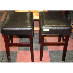 2 COUNTER HEIGHT STOOLS 23"H,