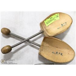 VINTAGE MARKE SALAMANDER WOOD SHOE STRETCHERS