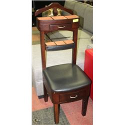 VINTAGE DRESSING CHAIR