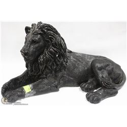 LARGE LION STATUE