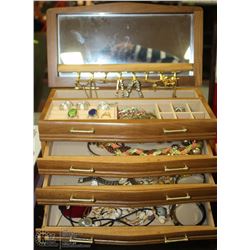 JEWELLERY BOX WITH CONTENTS