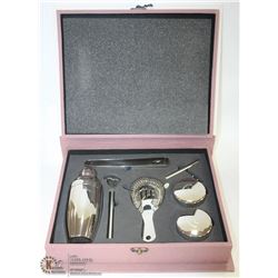 VINTAGE RARE DUCKS UNLIMITED TRAVEL BAR SET