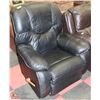 Image 1 : BLACK LEATHER LAZY BOY RECLINER