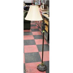 ANTIQUE STYLE SHOWHOME SWIVEL FLOOR LAMP.