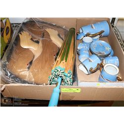 FLAT WITH VINTAGE ASIAN COLLECTIBLES INCLUDING