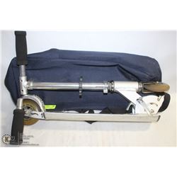 FOLDING SCOOTER IN CARRYING CASE