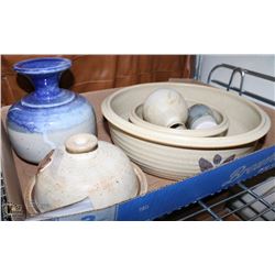 FLAT OF VARIOUS POTTERY