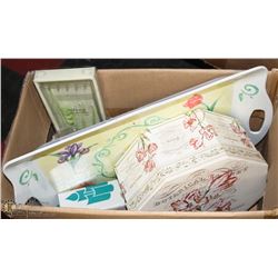 XL MELAMINE TRAY WITH HAT BOX AND VARIOUS CANDLES