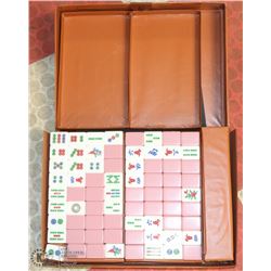 VINTAGE MAHJONG GAME IN A CASE