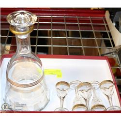 VINTAGE DECANTER W/ 5 SHOT GLASSES