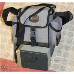 A PAIR OF VINTAGE CAMERAS KODAK BROWNIE