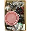 Image 1 : ESTATE BOX OF SMALL KITCHEN APPLIANCES AND MORE