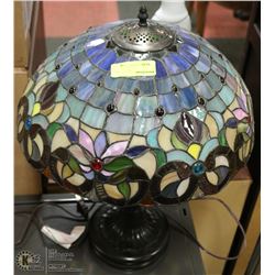 STAIN GLASS STYLE LAMP
