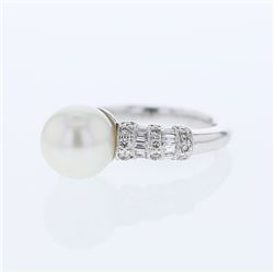 18KT White Gold 5.93ct Pearl and Diamond Ring