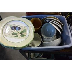 SMALL TOTE OF PLATES AND CUPS