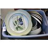 Image 2 : SMALL TOTE OF PLATES AND CUPS