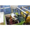 Image 1 : TOTE OF CANDLES AND CANDLE STANDS