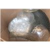 Image 2 : BOX OF GLASSWARE