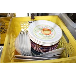 CRATE OF DECORATIVE PLATES