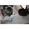 Image 1 : ROASTING PAN FRYING PAN AND KITCHEN ITEMS