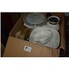 Image 1 : FOD GUN AND WHITE DISHES