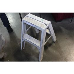 ALUMINUM 2 STEP LADDER